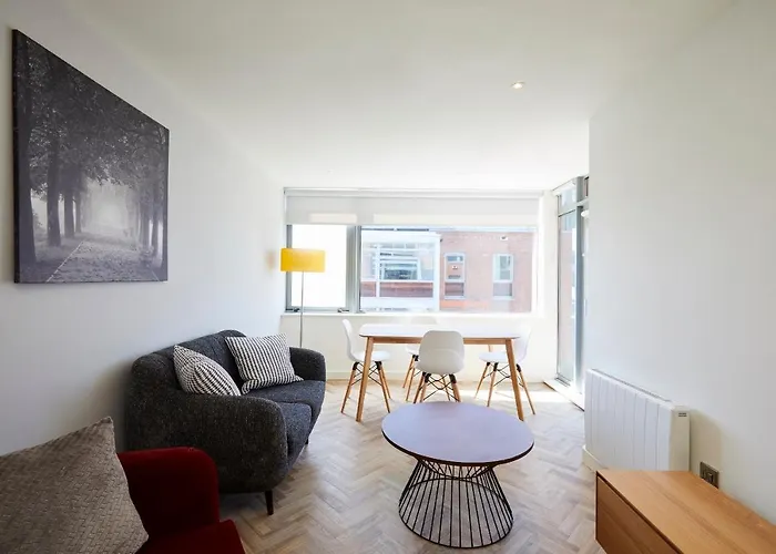Blackhall Place Self Catering بيت شباب *